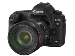 佳能5D2跟尼康D700哪個對焦更準確